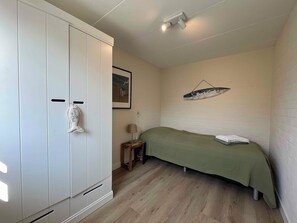 4 bedrooms, in-room safe, travel crib, WiFi