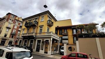 Loft, 1 Bedroom, Accessible, Smoking | Front of property