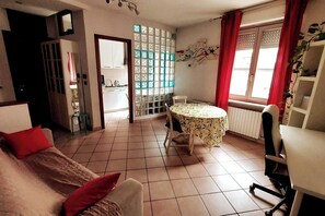 Loft, 1 habitación, con acceso para personas discapacitadas, para fumadores | Área de sala de estar