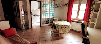 Apartment Near The Metro