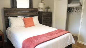3 chambres, coffres-forts dans les chambres, bureau