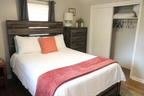 3 bedrooms, in-room safe, desk, iron/ironing board