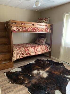 2 bedrooms, bed sheets