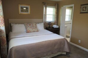 3 bedrooms, in-room safe, iron/ironing board, free WiFi - Experience Griffin charm, just a quick 12-min drive to Atlanta Motor Speedway (Griffin)