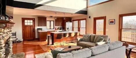 Smart TV, books, stereo