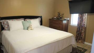 2 bedrooms, iron/ironing board, WiFi, bed sheets
