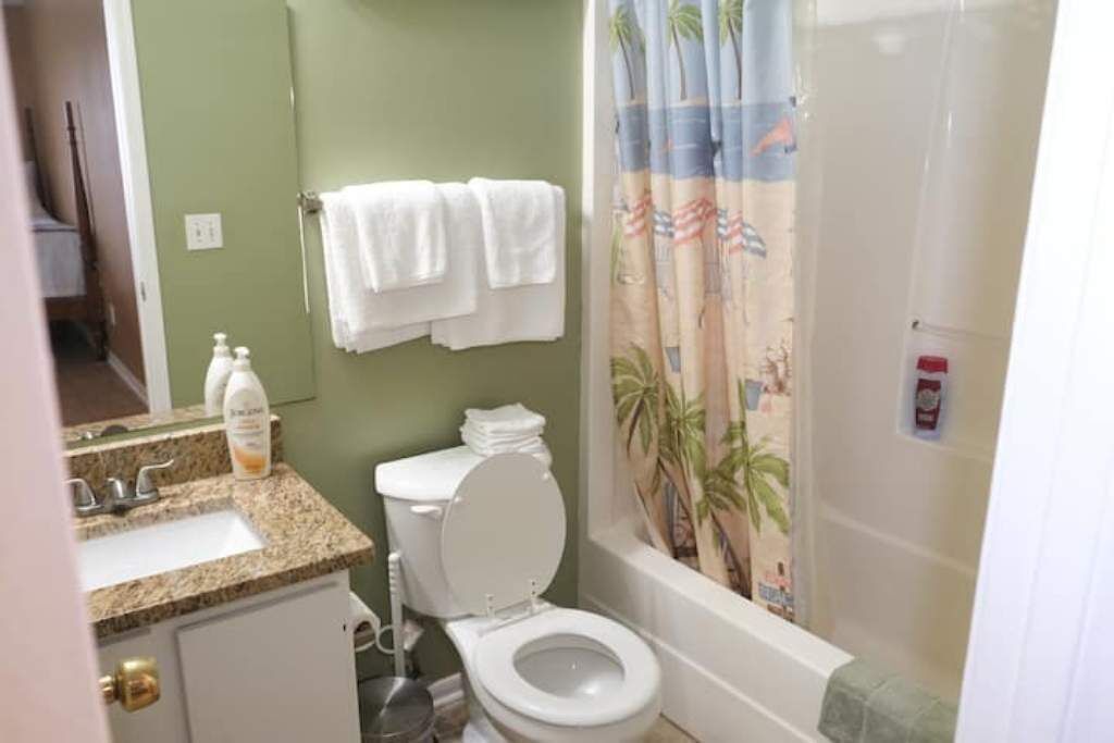 Doccia, asciugacapelli, asciugamani, sapone