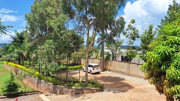 Property grounds - Ridgeway Victoria (Central Region)