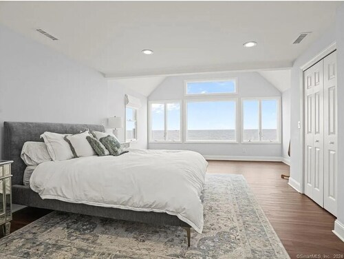 Cozy Ocean Front Retreat with Private Beach!