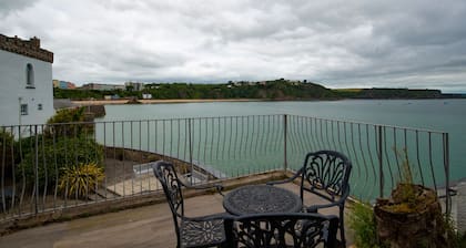 Laston Garden Apartment - Tenby Harbour, Sea Views