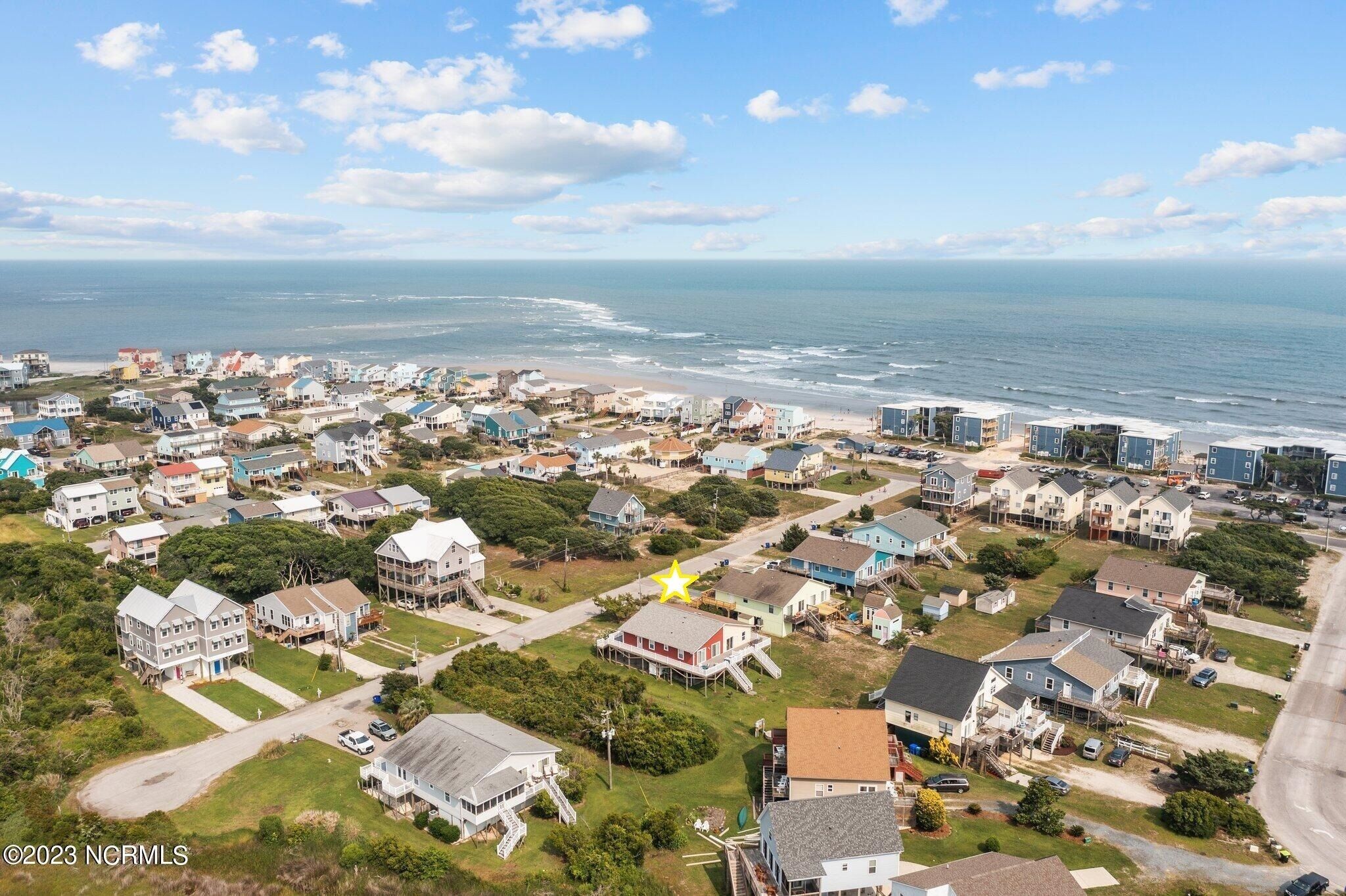 Seas the Soul, Renovated Home, Nearby Beach Access, Pet Friendly