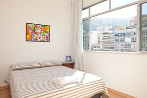 2 quartos, ferros/tábuas de passar roupa, Wi-Fi, roupa de cama