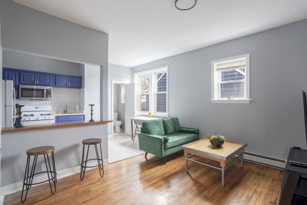 Smart TV - One BR in Lodi Pet Friendly with Laundry & Parking (Lodi)