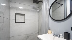 Bathroom - Modern 1BR Near NYC - Pet-Friendly w/ Laundry Unit (Lodi)