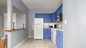 Private kitchen - Modern 1BR Near NYC - Pet-Friendly w/ Laundry Unit (Lodi)