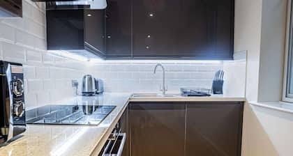 3BR Waterfront Apt - 10 min to City Center Ipswich