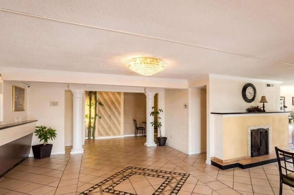 Sunrise Inn & Suites