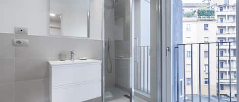 Apartment (0 Bedroom) | Bathroom | Shower, bidet