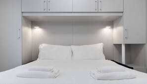 Lägenhet (0 Bedroom) | 1 sovrum, strykjärn/strykbräda, barnsängar och sängkläder