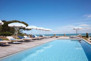 Piscina externa sazonal