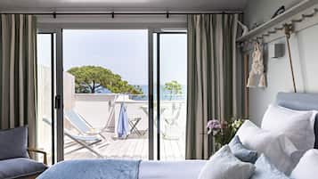 Free minibar items, soundproofing, free WiFi, bed sheets
