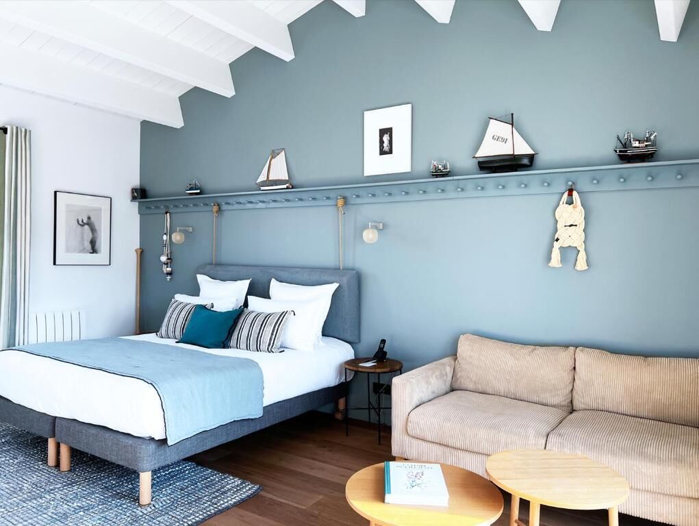 Family Suite | Free minibar items, soundproofing, free WiFi, bed sheets