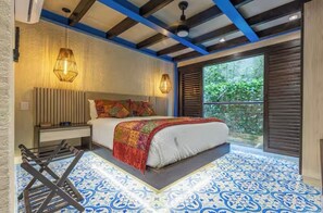 3 bedrooms, in-room safe, iron/ironing board, WiFi