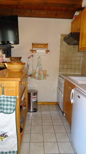 Microwave, oven, dishwasher - Wifi, 2nd floor, balcony, tv, ski locker, 35m², Les Gets (Les Gets)