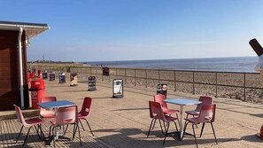 Apartment | Outdoor dining - 6 Berth Caravan - Sealands, Ingoldmells (Skegness)