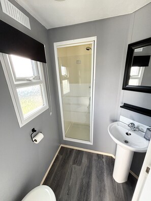 Appartement | Badkamer | Een douche