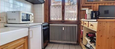 Fridge, microwave, oven