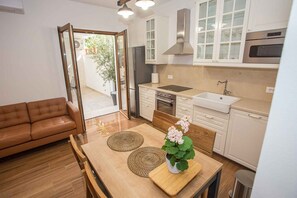 Interior - Holiday home with air conditioning and terrace in the city centre (Poreč)