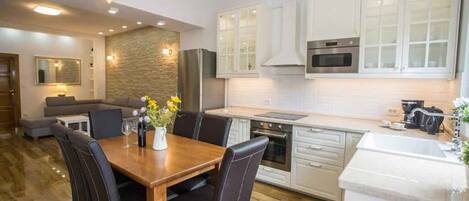 Fridge, microwave, oven, stovetop