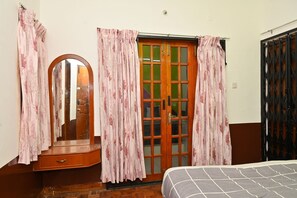 2 chambres, coffres-forts dans les chambres, Wi-Fi gratuit