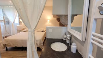 Comfort Double Room | Individually furnished, blackout curtains, soundproofing, free WiFi