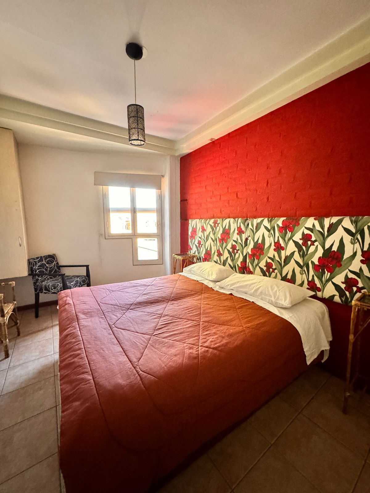 9 habitaciones, wifi y ropa de cama 