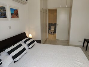 House | 2 bedrooms, iron/ironing board, free WiFi, bed sheets
