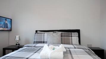 3 bedrooms, iron/ironing board, travel cot, free WiFi