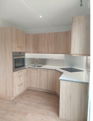 Refrigerador, microondas, horno, placa de cocina
