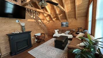 Smart TV, fireplace