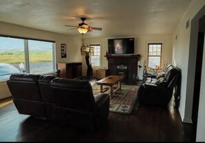 TV - The River House - Big Hole River (Glen)