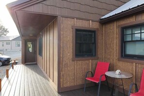 Outdoor dining - The River House - Big Hole River (Glen)