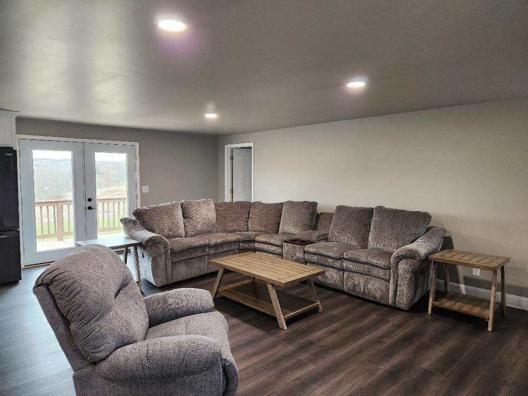 Smart-TV, Kamin, Bücher