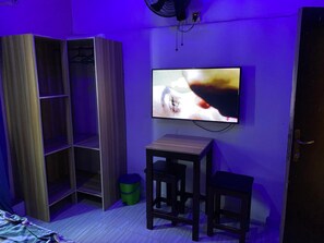 1 bedroom, desk, laptop workspace, soundproofing - MTA Sports Lounge and Leisures (Enugu)