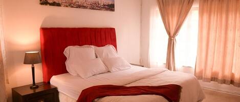 4 bedrooms, iron/ironing board, free WiFi, bed sheets