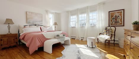 6 bedrooms, iron/ironing board, WiFi, bed sheets