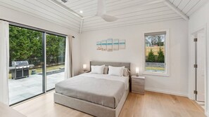 4 bedrooms, iron/ironing board, Internet, bed sheets - Brand New Hampton Bays Home, Modern Design, Private Pool, Perfect for Families (Hampton Bays)