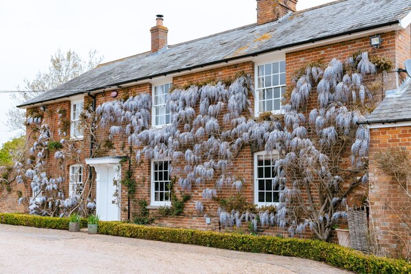 Basic House | Exterior - Stunning 6-bed Country House With Heated Pool (Ashford)