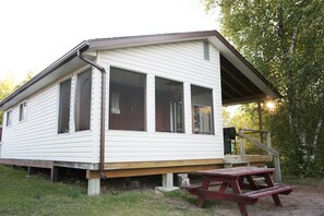 Exterior - "Shore Thing" Sunset Views (Seven Sisters Falls)