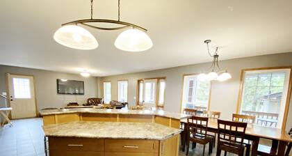 Lakeview Luxury at "The Lookout"